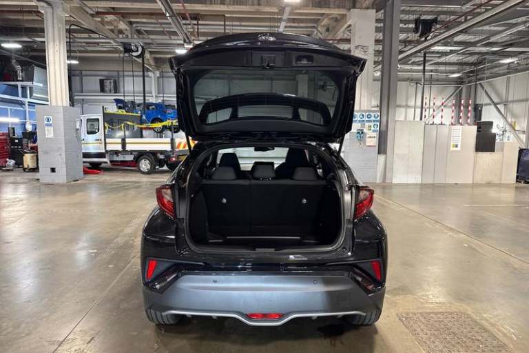 2022 Toyota C-HR 1.8 VVT-h GPF Design SUV 5dr Petrol Hybrid CVT Euro 6 (s/s) (122 ps) Automa SUV ...