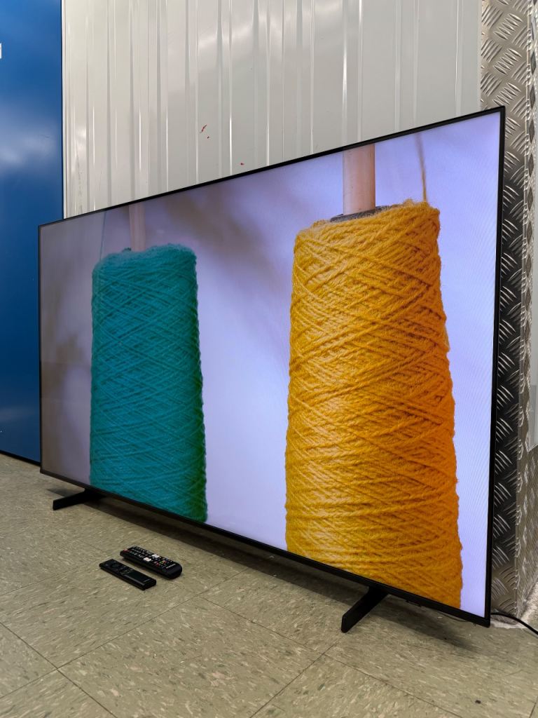 LIKE NEW Samsung 65” Crystal UHD 4K Smart TV 2025 – U8000F – UE65U8000F ...