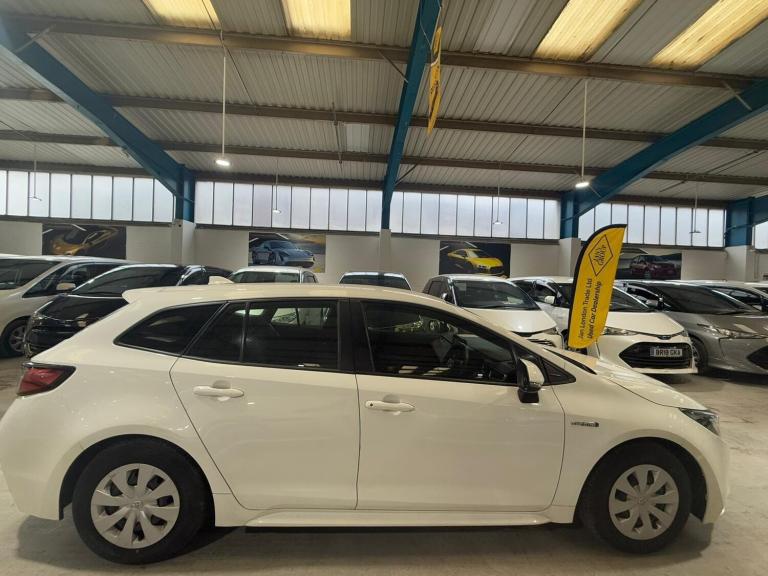 2020 Toyota Prius 1 790 CC TOYOTA COROLLA TOURING Hybrid