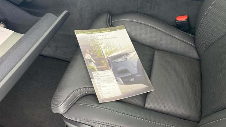 2025 Volvo XC60 Ultra T8 AWD Plug-in hybrid Electric/Petrol Bright Automatic SUV Hybrid Automatic