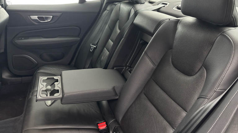 2023 Volvo S60 Plus Dark B5 (250 hp) Saloon Petrol/Electric Hybrid Automatic