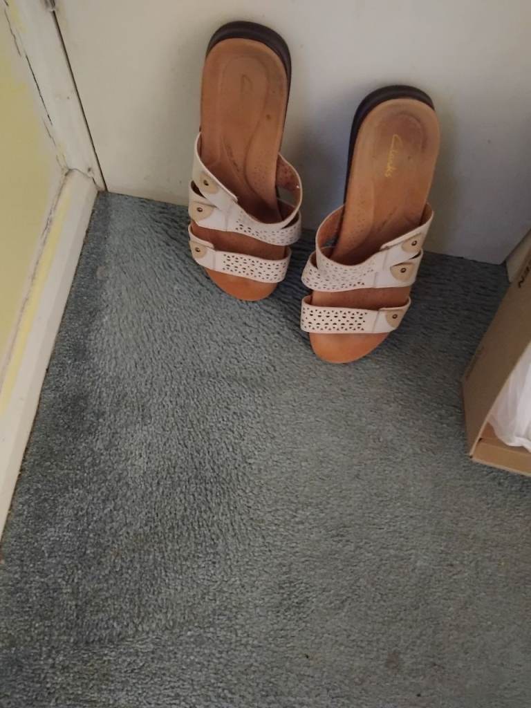 Clarks sliders 