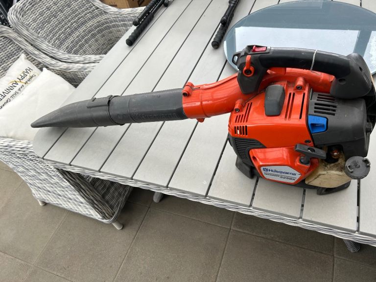 Husqvarna 525BX leaf blower vac