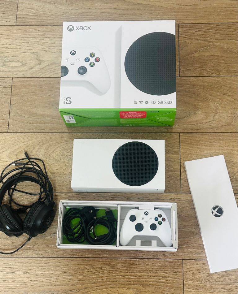 XBox Series S - 512GB SSD - Headset - Like New Boxed