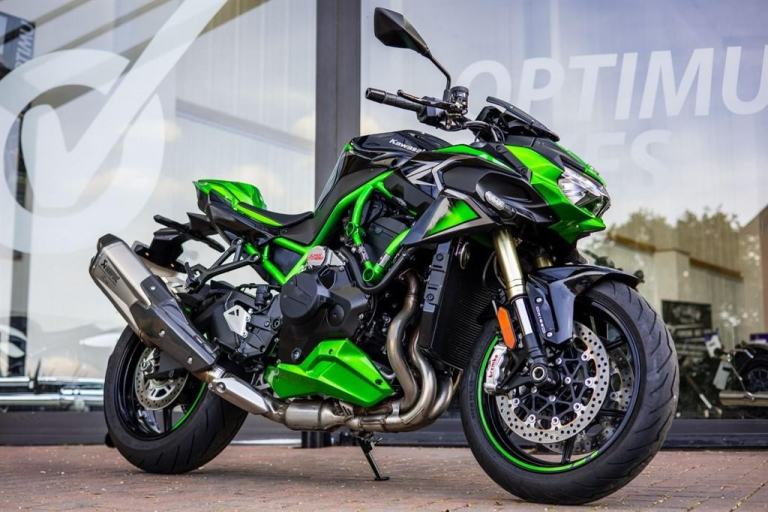 Kawasaki Z H2 LOW MILES ! AKRO ! STUNNING
