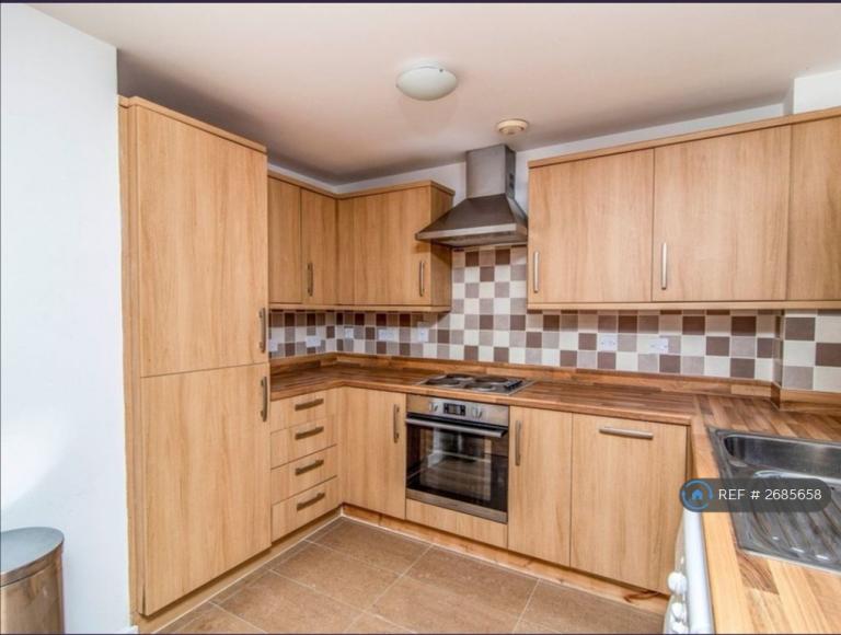 1 bedroom flat in Wallington, Sutton, SM6 (1 bed) (#2685658)