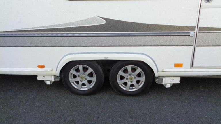 Hobby 645 VIP 5 BERTH,FIXED BED CARAVAN IN CLEAN CONDITION. 2010