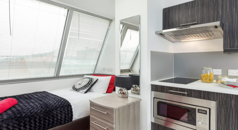 Southampton, Queens Gate - Studio Ruby for Students