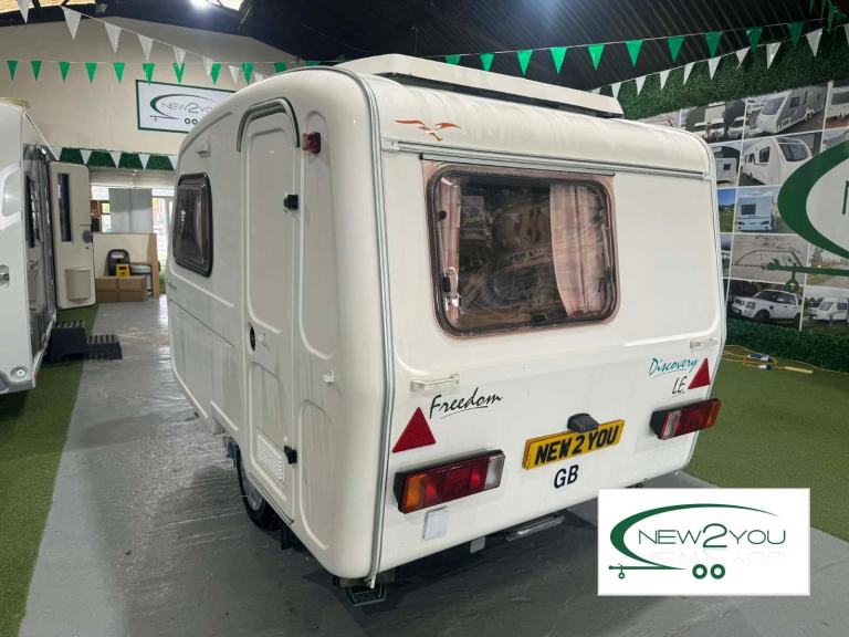 2004 Freedom Discovery LE 2 BERTH LIGHTWEIGHT Caravan - STOCK NO H076