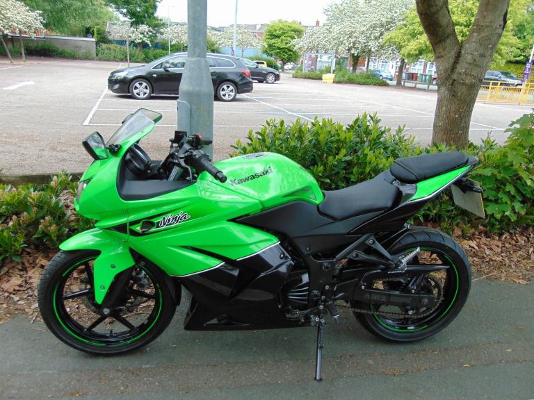 Kawasaki EX 250 Green Ninja 2011 low miles lightweight supersport Ninja 250R 