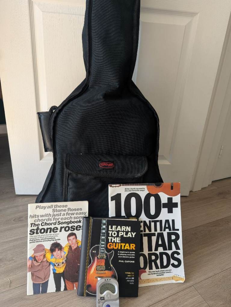 Suzuki SD310 Acoustic Guitar + Stagg Bag & Extras