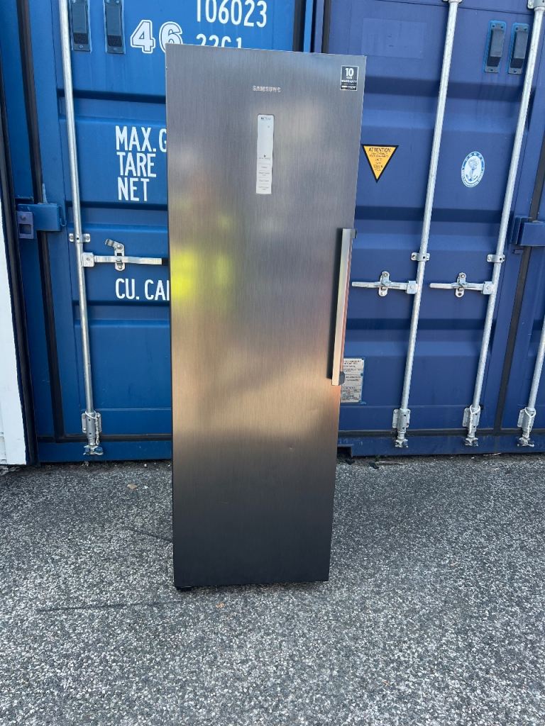 SAMSUNG LARGE TALL FREEZER FOR SALE 