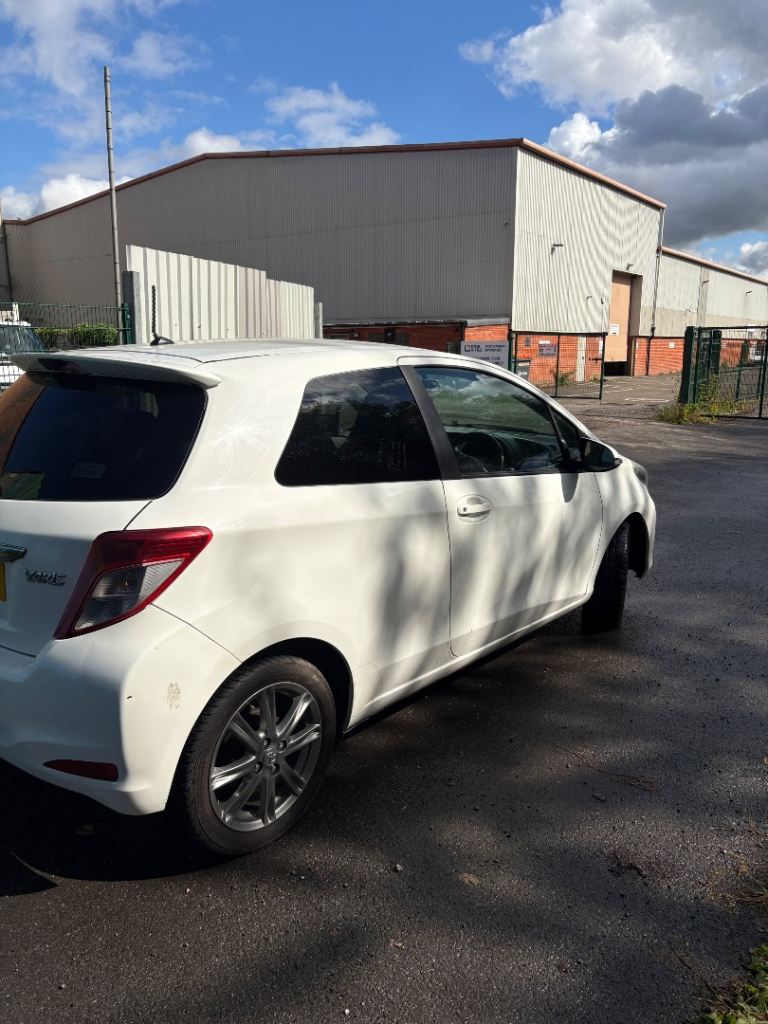 Toyota, YARIS, Hatchback, 2012, Manual, 1329 (cc), 3 doors
