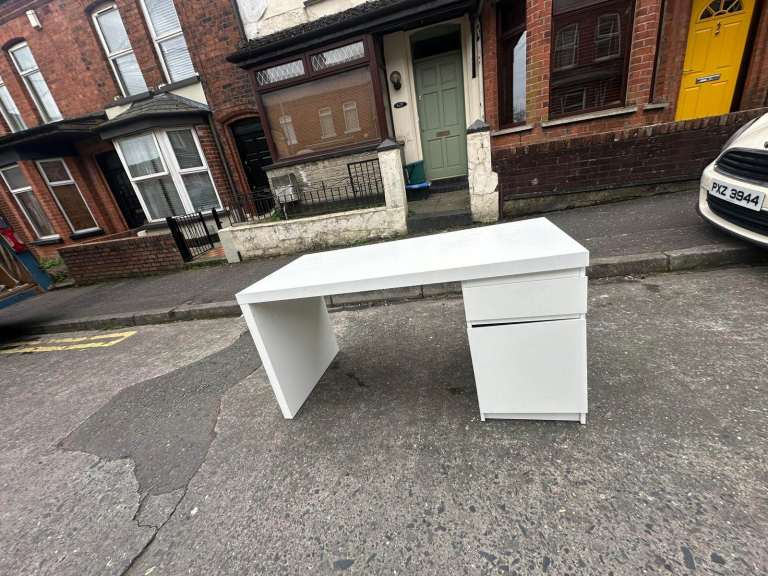 White desk r vanity unit £39 good condition 