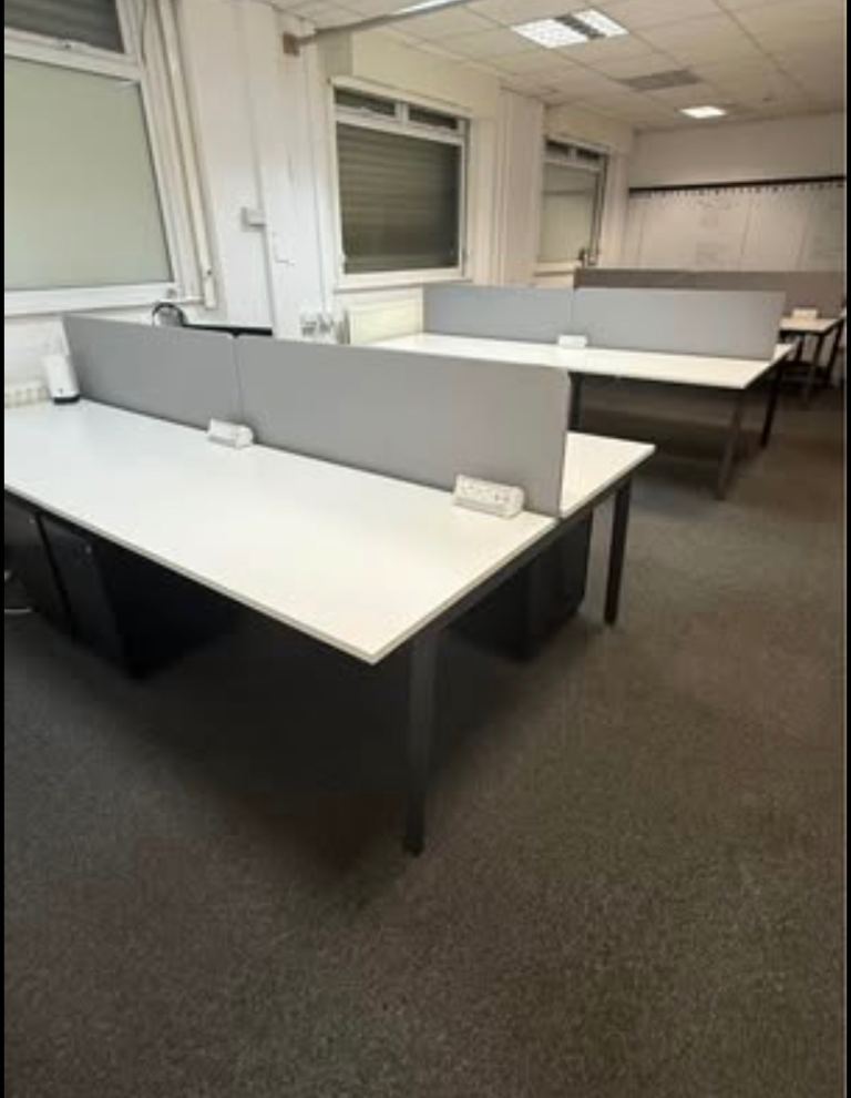 Office Bench Desks with Dividers – 4/6 Person Workstations – Commercial Setup