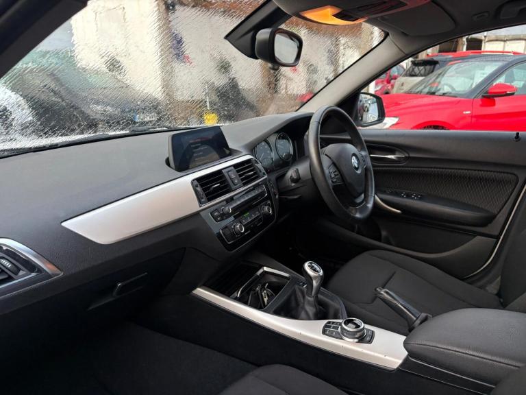 2017 BMW 1 Series 116d SE Business 5dr [Nav/Servotronic] HATCHBACK DIESEL Manual