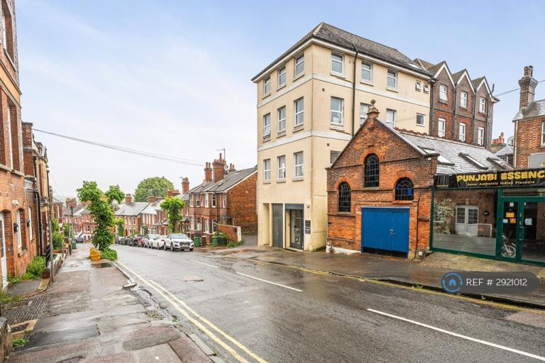 2 bedroom flat in Grosvenor House, Tunbridge Wells, TN1 (2 bed) (#2921012)