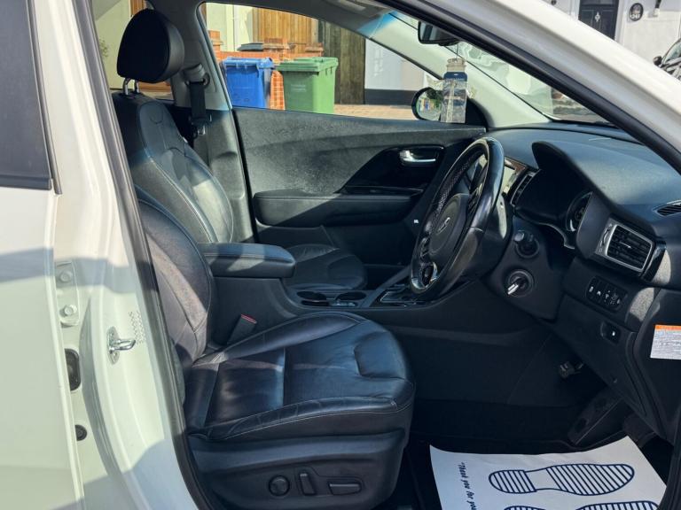 2017 Kia Niro 1.6h GDi 3 DCT Euro 6 (s/s) 5dr ESTATE Petrol/Electric Hybrid Automatic