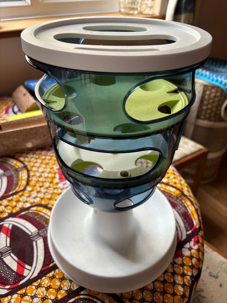 Catit senses puzzle feeder 