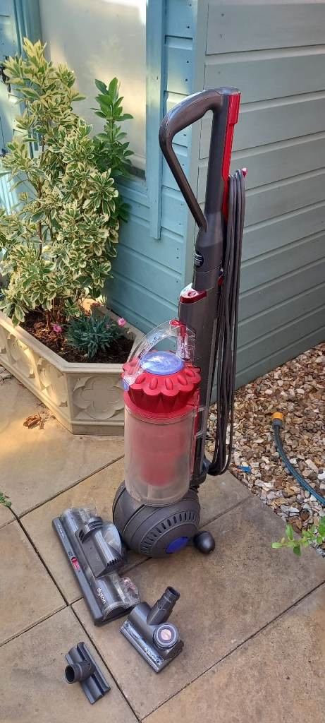 Dyson Upright Vacuum Cleaner with Attachments – Good Condition