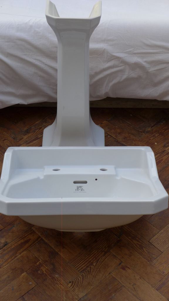 CLASSIC LEFROY BROOKS SINK WITH PEDESTAL. FROM THE LEFROY BROOKS CHARTERHOUSE RANGE.