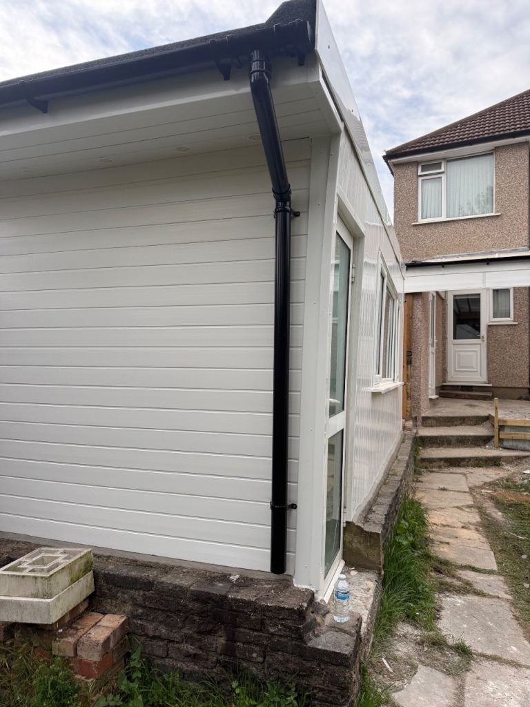 Available to let one Studio!!