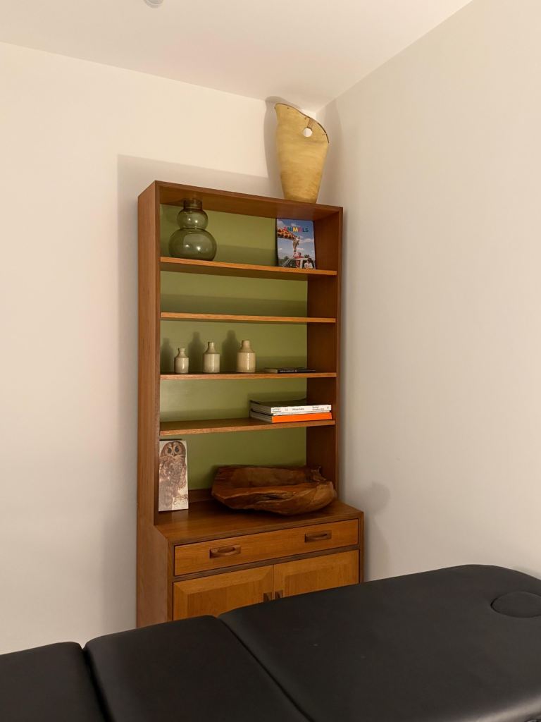 Treatment room for practitioner rental