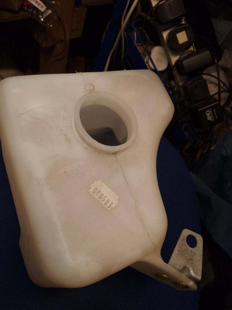 GWW1031 WASHER CONTAINER FOR RV8 NEW