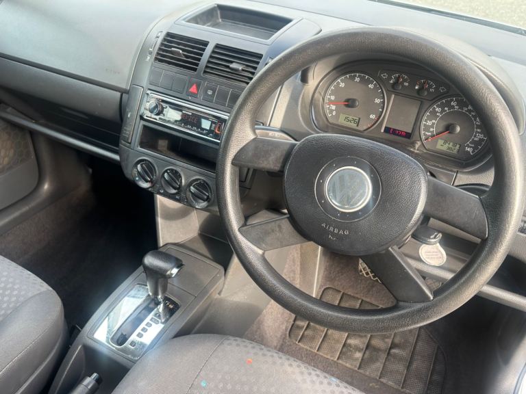 AUTOMATIC Volkswagen polo , MOT Oct 26