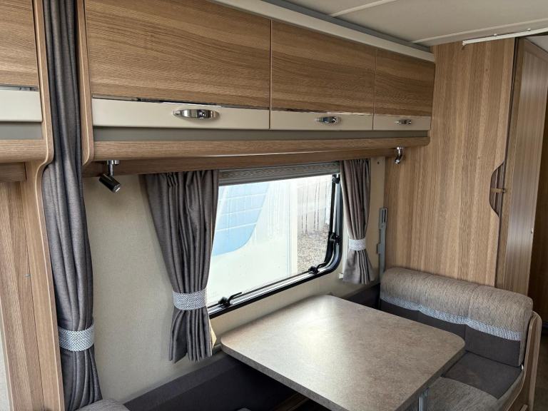 STERLING ECCLES AMETHYST -TWIN AXLE- FIXED BED + SIDE DINETTE + MOTORMOVER