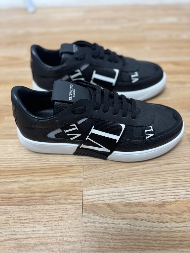Valentino Garavani Men’s size UK 10