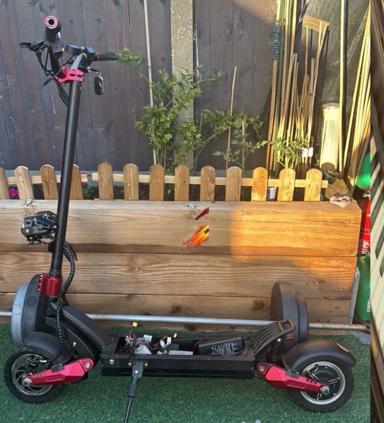 Solar electric scooter spare or repairs