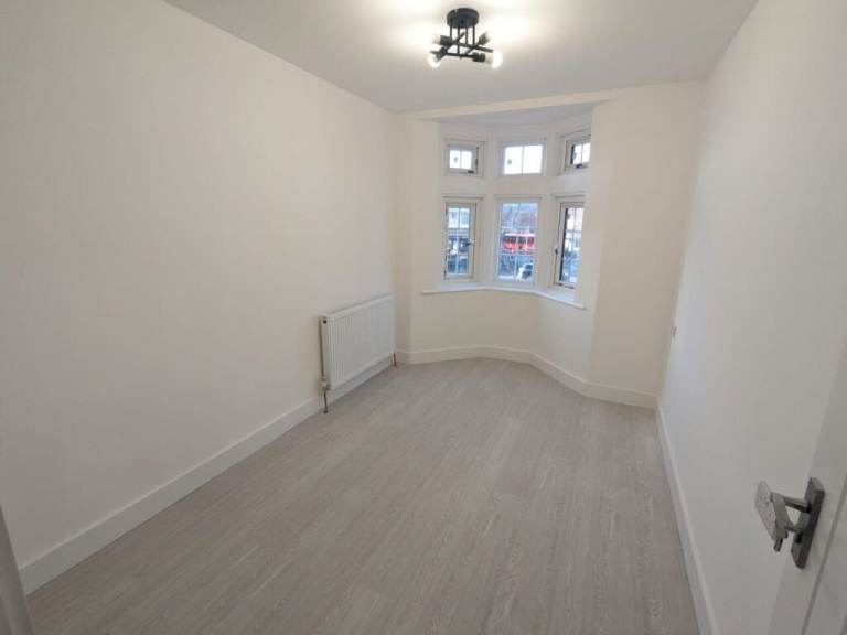 2 BEDROOM FLAT TUDOR WAY SOUTHGATE N14