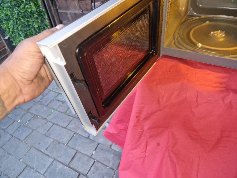 Russell Hobbs microwave 800w fully working