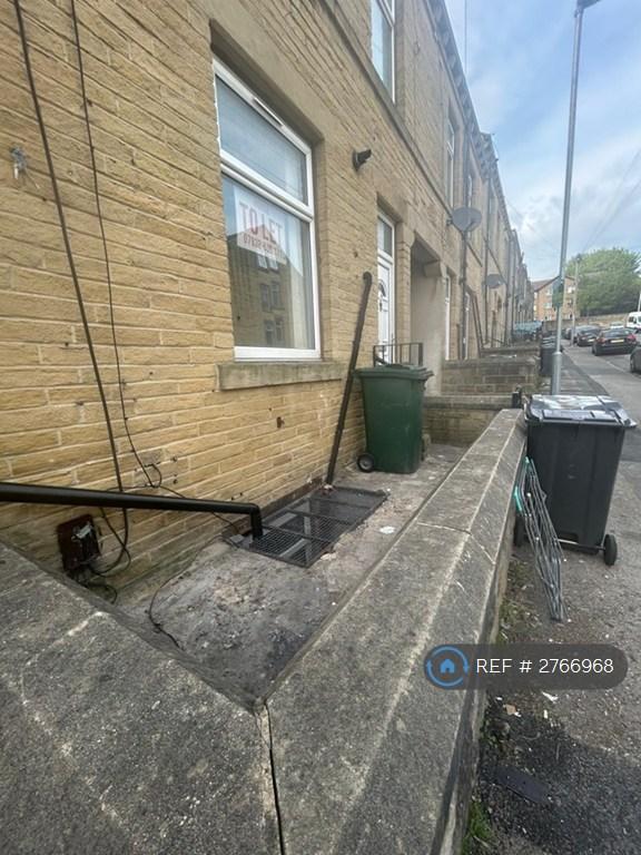 3 bedroom house in Fearnsides St, Bradford, BD8 (3 bed) (#2766968)