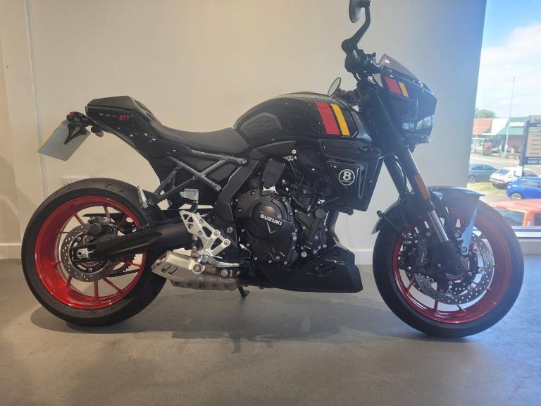 2025 SUZUKI GSX-8TT, '75 Plate with only 202 miles