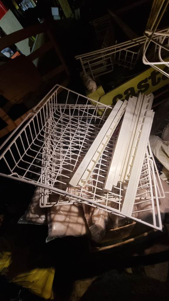 Kitchen drawer racks and sliders (4 of)