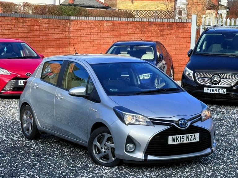 2015 Toyota Yaris 1.5 Hybrid Icon 5dr CVT HATCHBACK PETROL/ELECTRIC Automatic