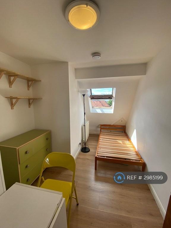 1 bedroom in Hoop Lane, London, NW11 (#2985199)