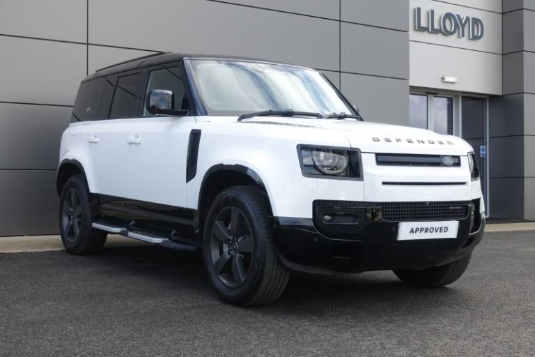 LAND ROVER DEFENDER 3.0 D300 X-Dynamic HSE 110 5dr Auto