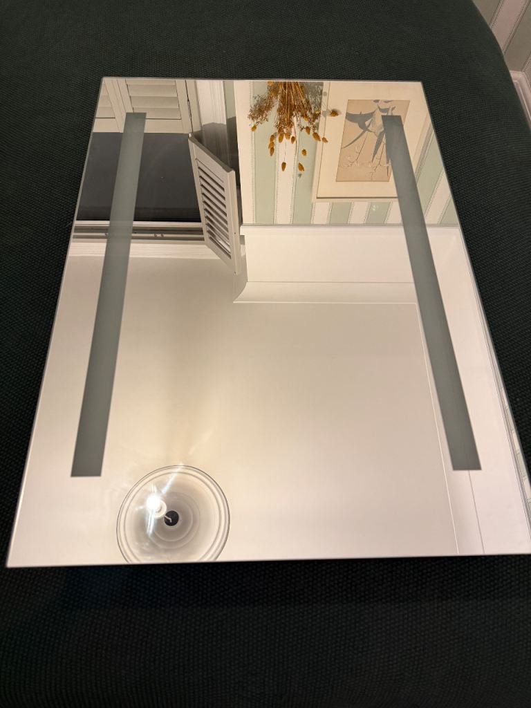 Emielia LED Mirror Cabinet – Non-functioning LED, Good Condition