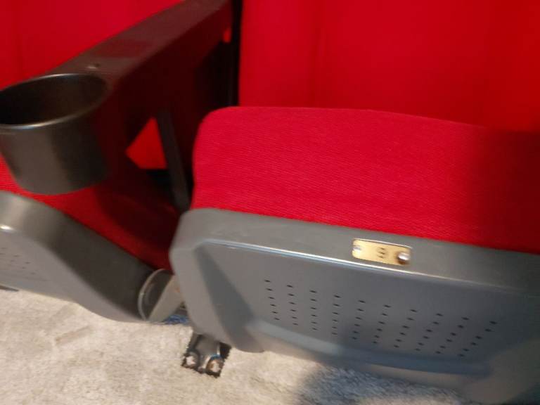 ** Runcorn cineworld cinema chairs & screen 3 star **