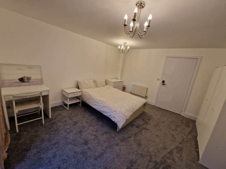 SUPERB DOUBLE ROOM IN ACTON - MOVE IN TODAY 🔑