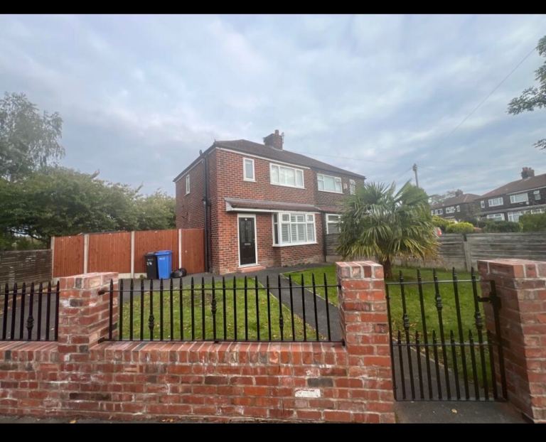 Bedroom Newly Renovated Semi-Detached House to Rent in Reddish, Stockport