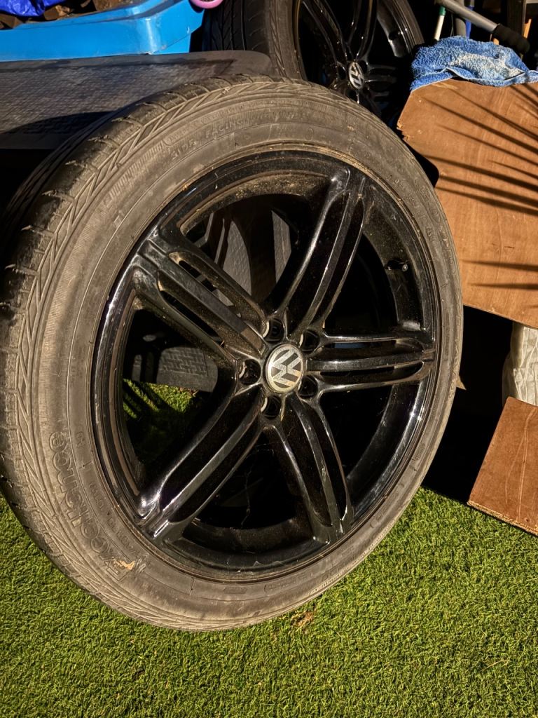 2 x Audi alloys 