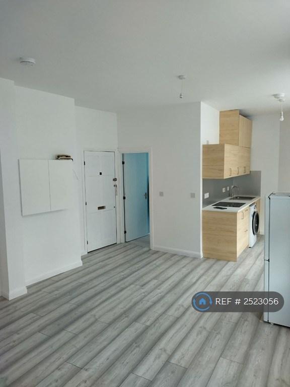 1 bedroom flat in Dunlop Street, Renfrew, PA4 (1 bed) (#2523056)