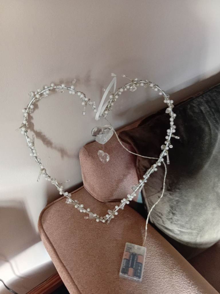 Pearl light up hanging heart decoration