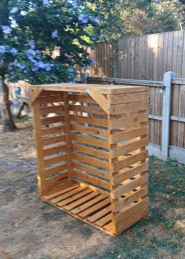 Wooden Log Store - Good Condition