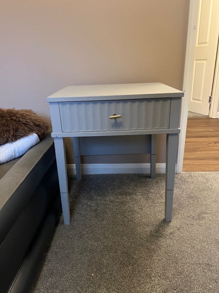 Small table 