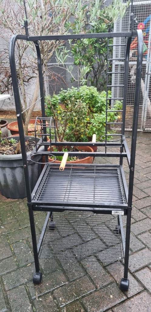 Metal parrot bird stand on casters